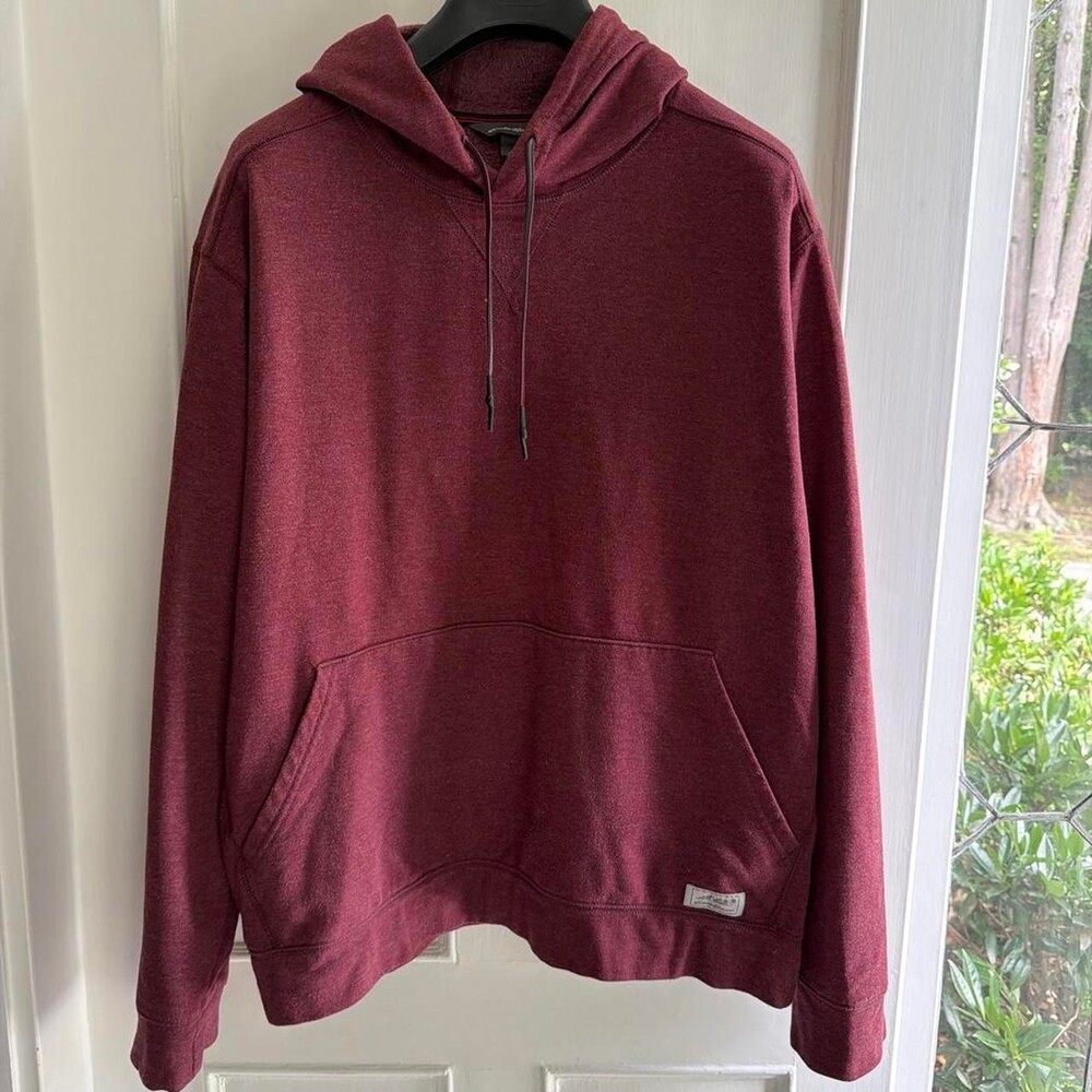 Burgundy hoodie with a relaxed fit #loungewear #cozy